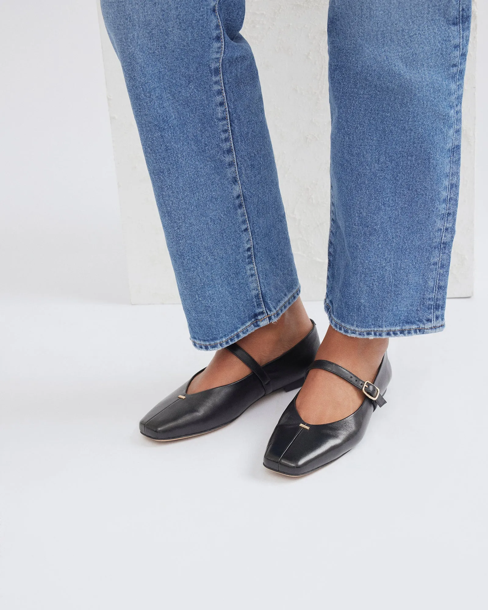 APRIL CASUAL FLATS BLACK LEATHER