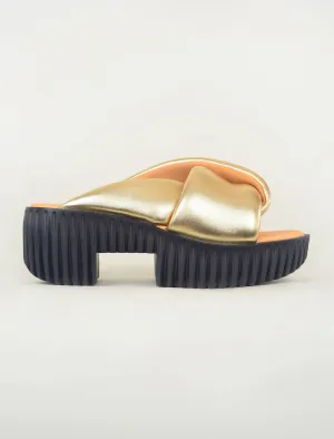 Plia Anda Sandal, Gold