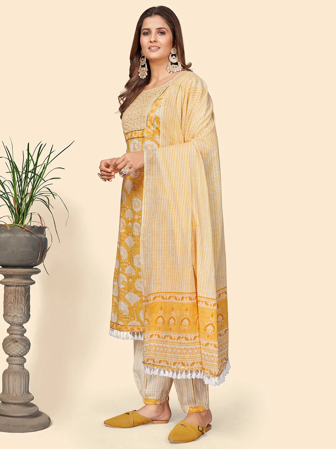 Women'S Print & Sequience Straight Cotton Yellow Stitched Kurta Pant With Dupatta